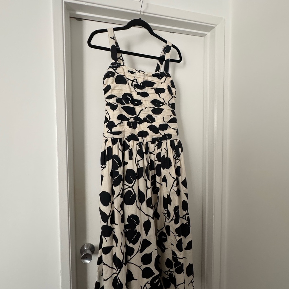 Never worn | A&F Elegant Black and White Floral Dress